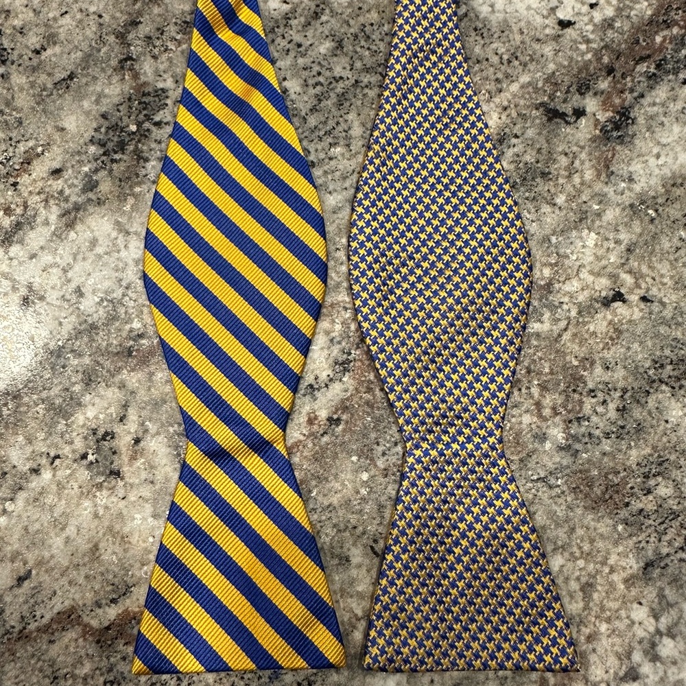 COUNTESS MARA REVERSIBLE YELLOW/BLUE PACK BOW TIE 100% SILK HANDMADE